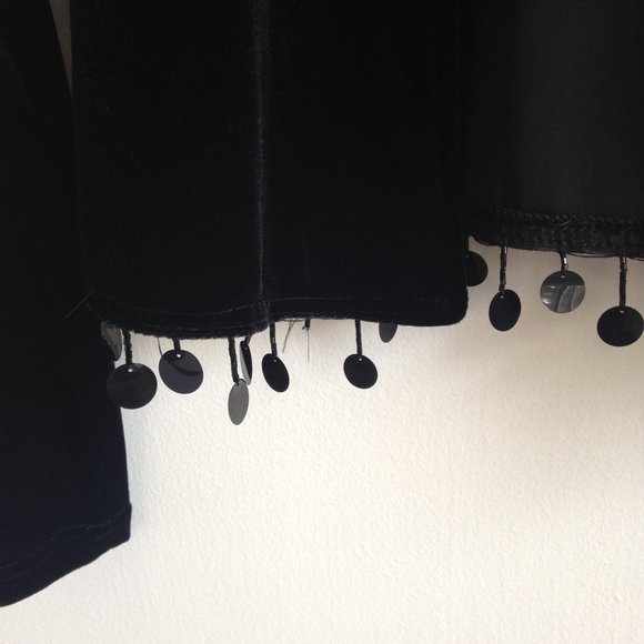 Reitmans - Black Velvet Vest With Fringe - Picture 13 of 14